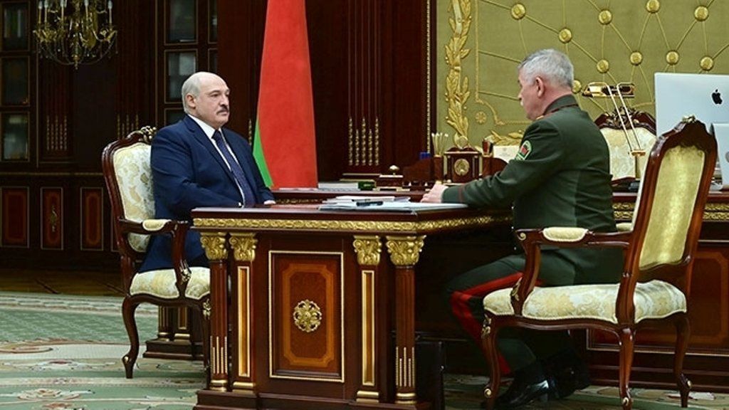 Лукашенко объяснил, зачем Белоруссия побряцала оружием
