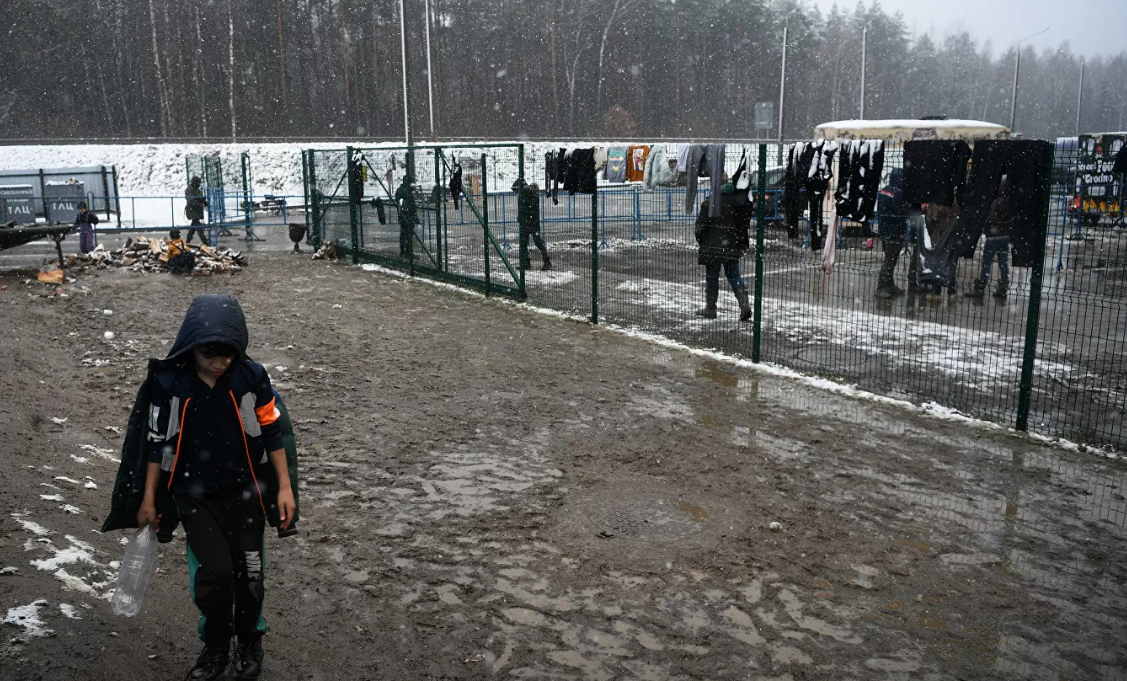 Минск обвинил Киев в нагнетании проблемы с мигрантами