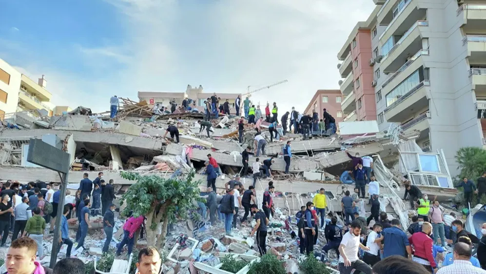 В Турции произошло мощное землетрясение, много пострадавших