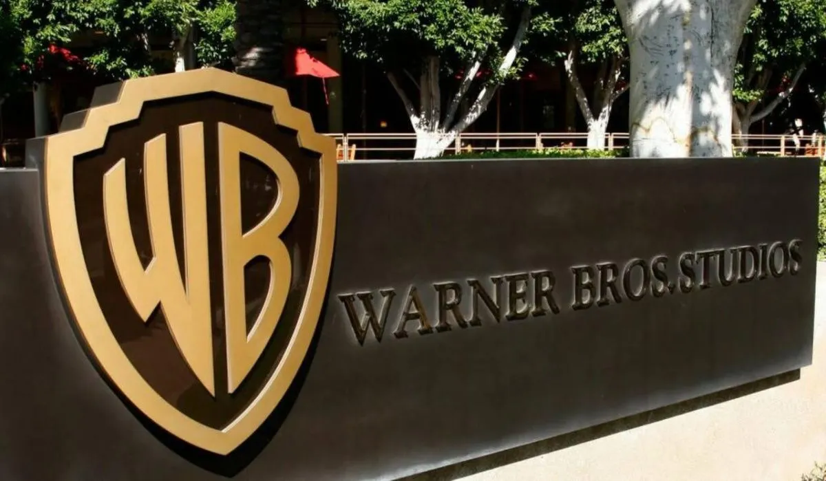 Компания Warner Bros.запретила показывать свои фильмы на российском телевидении