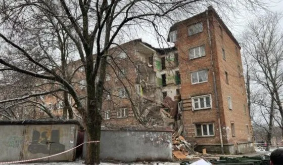 Жителям обрушившегося в Ростове дома перечислили сотни тысяч рублей