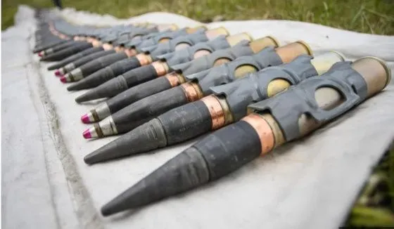 КНДР выпустила сотни артиллерийских снарядов в сторону Южной Кореи