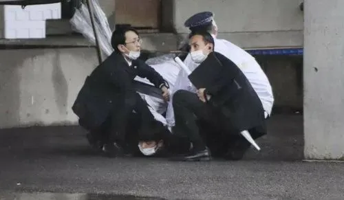 Правоохранители установили личность организатора взрыва рядом с премьером Японии