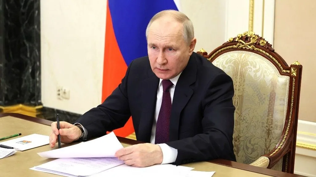 Путин выступил с критикой губернаторов и правительства из-за лесных пожаров