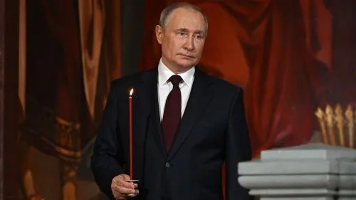Путин поздравил православных с Пасхой