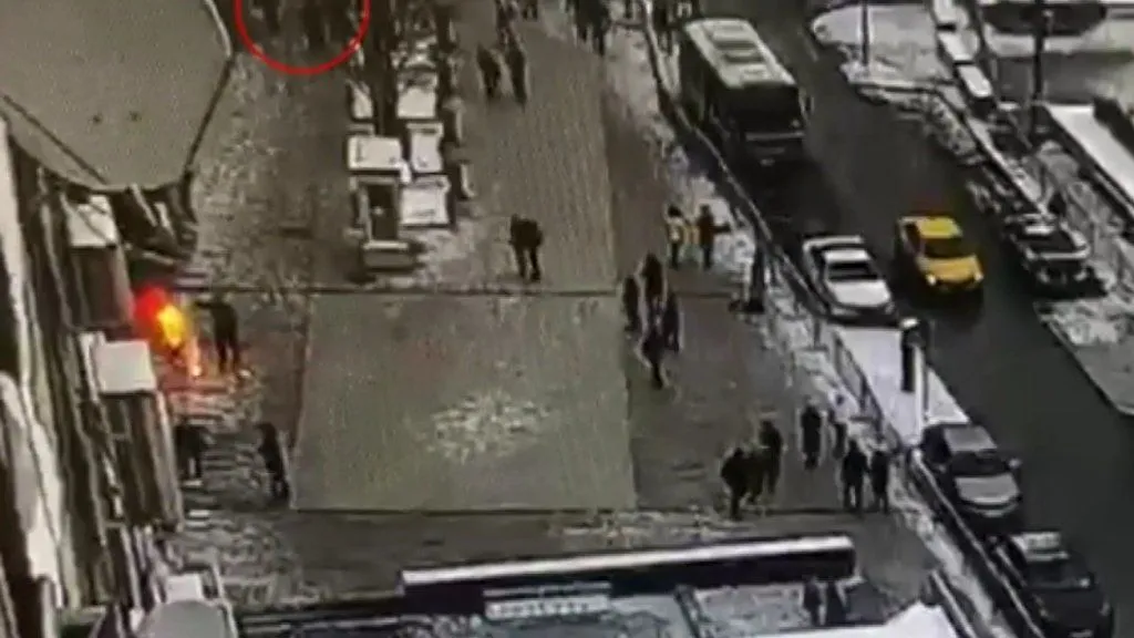 В Москве прохожие спасли горящего мужчину
