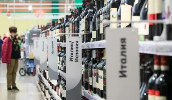 Жители Санкт-Петербурга установили рекорд по потреблению вина в России