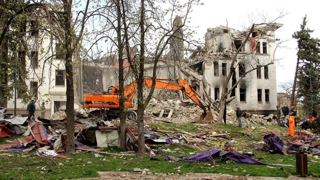 В ДНР нашли виновных во взрыве драмтеатра в Мариуполе