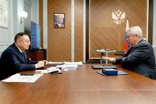 Губернатор Ростовской области провёл встречу с министром строительства и ЖКХ РФ 