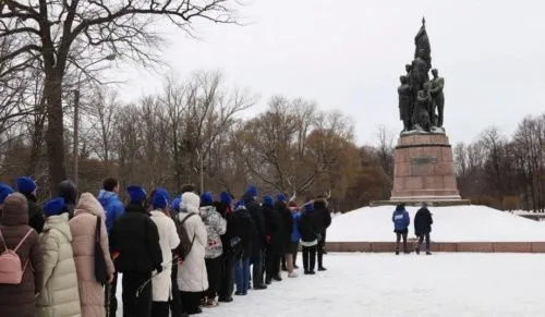 Петербургские активисты почтили память молодогвардейцев-героев Краснодона