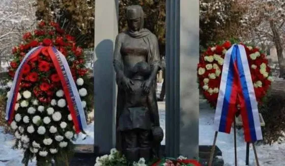 В Ереване задержали осквернившего памятник детям блокадного Ленинграда 