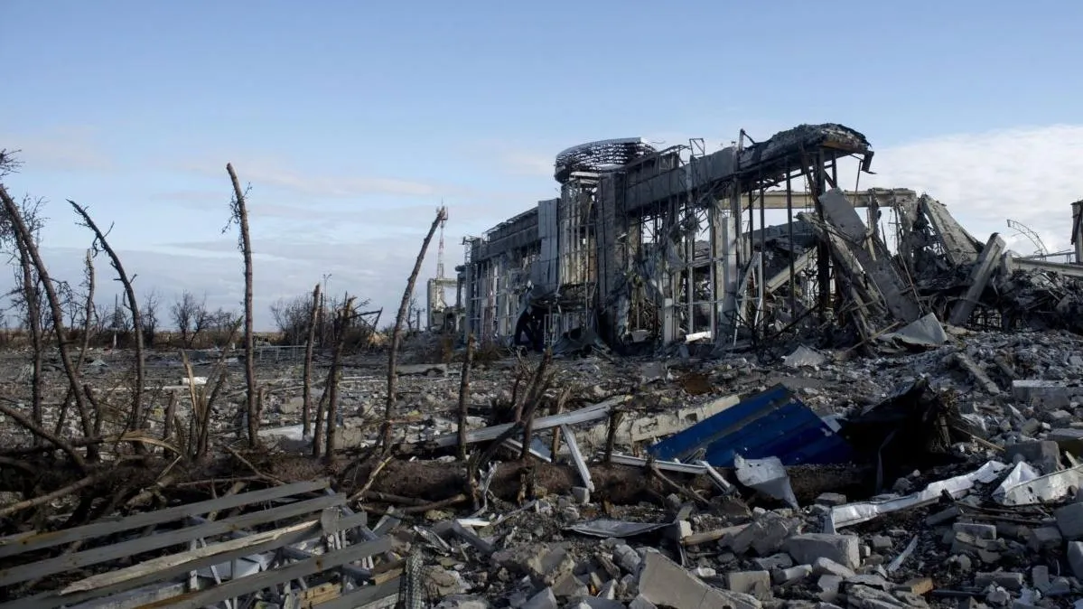 "Зашли резко и внаглую": российский доброволец рассказал о битве за Луганский аэропорт
