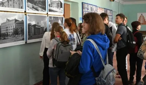 Проект «Наши традиции» представил выставку «Архитектура жизни. Луганская область в 1950-е годы»