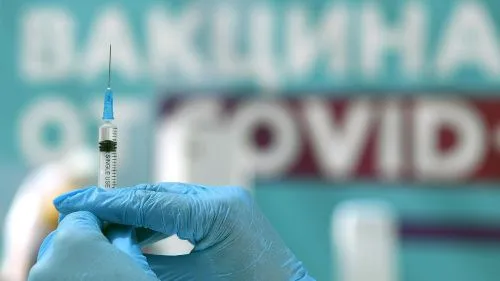 Миронов выступил с критикой испытаний вакцин от коронавируса на детях