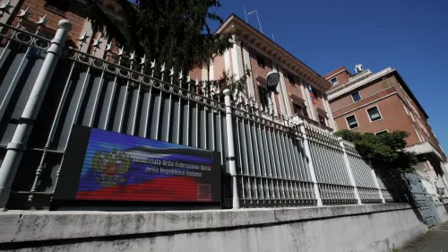В посольстве в Италии рассказали о поступающих в адрес россиян угрозах