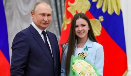 Путин дал отличный совет фигуристке Валиевой на встрече с олимпийцами
