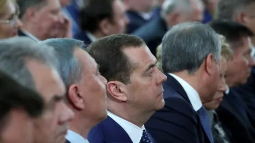 Медведев пообещал приехать в Молдавию «как-то потом»