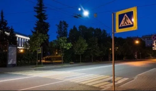 В Санкт-Петербурге на пешеходных переходах установили контрастное освещение