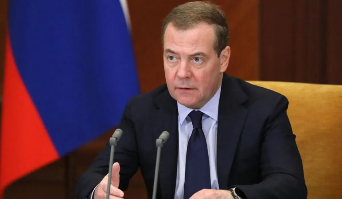 Медведев заявил, что Украина никому не нужна и её не будет на планете