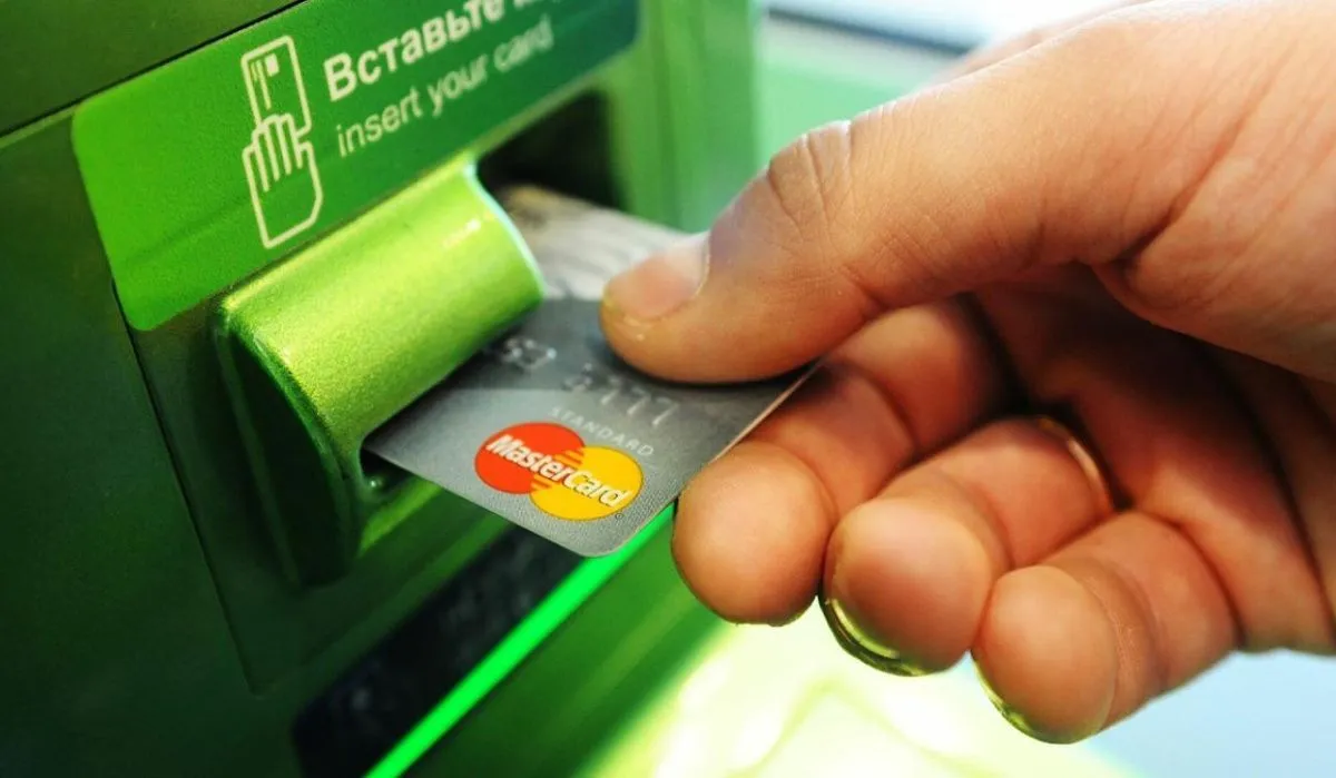 VISA и MasterCard сообщили о приостановке деятельности в пределах границ Российской Федерации