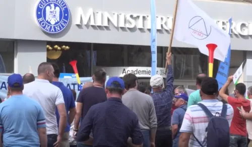 Сотрудники крупнейшего румынского завода обвинили местное правительство во лжи