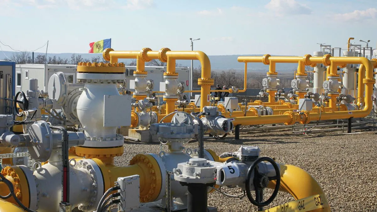 Путин поручил до конца марта подготовить меры оп оплате газа для недружественных стран в рублях