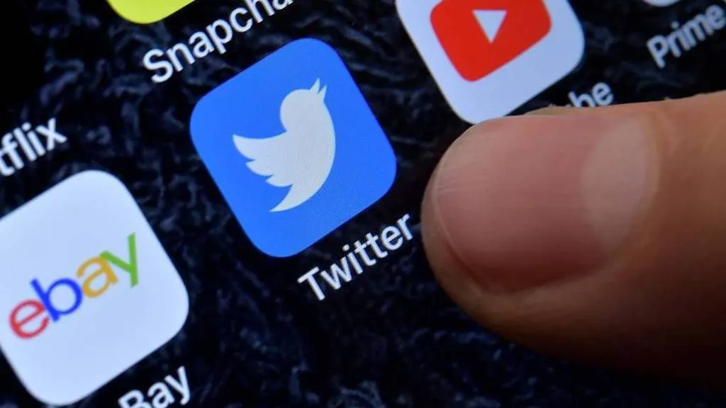 Российские власти заявили о злостных нарушениях закона со стороны твиттера