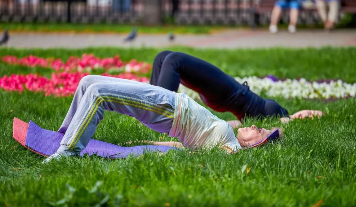 В Лианозовском парке проходят бесплатные занятия по йоге