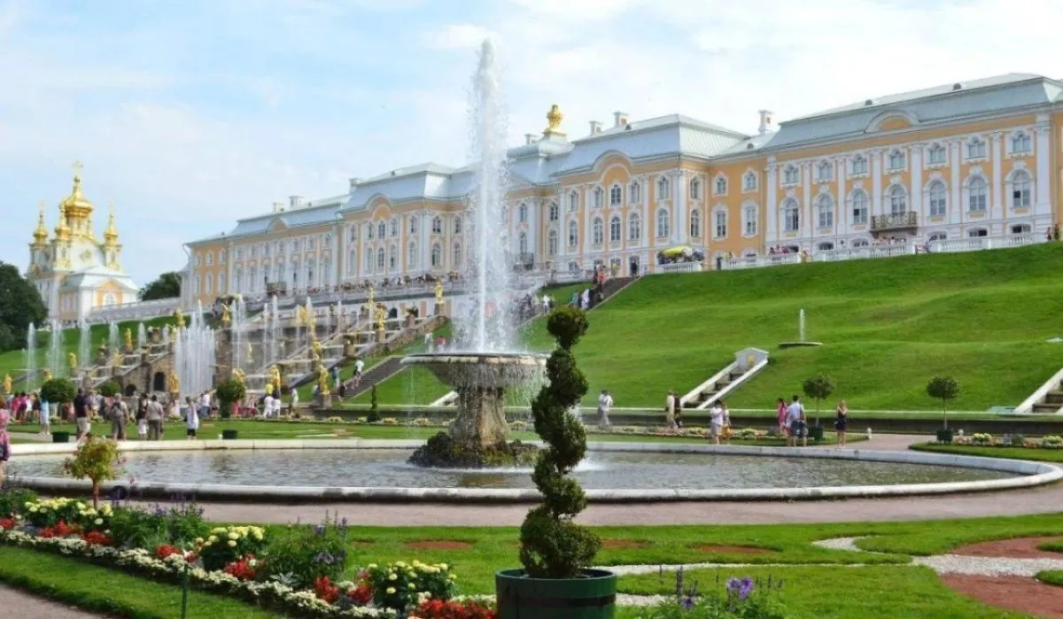Донецкий музей подписал Соглашение о сотрудничестве с Государственным музеем-заповедником «Петергоф»