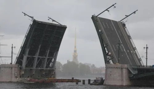 В Санкт-Петербурге отказались разводить мосты