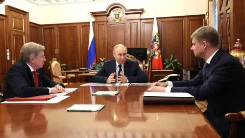 В Кремле назвали фейком «экстренное обращение Путина»