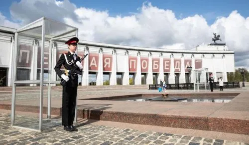 В День России кадеты московской школы заступят на вахту почётного караула