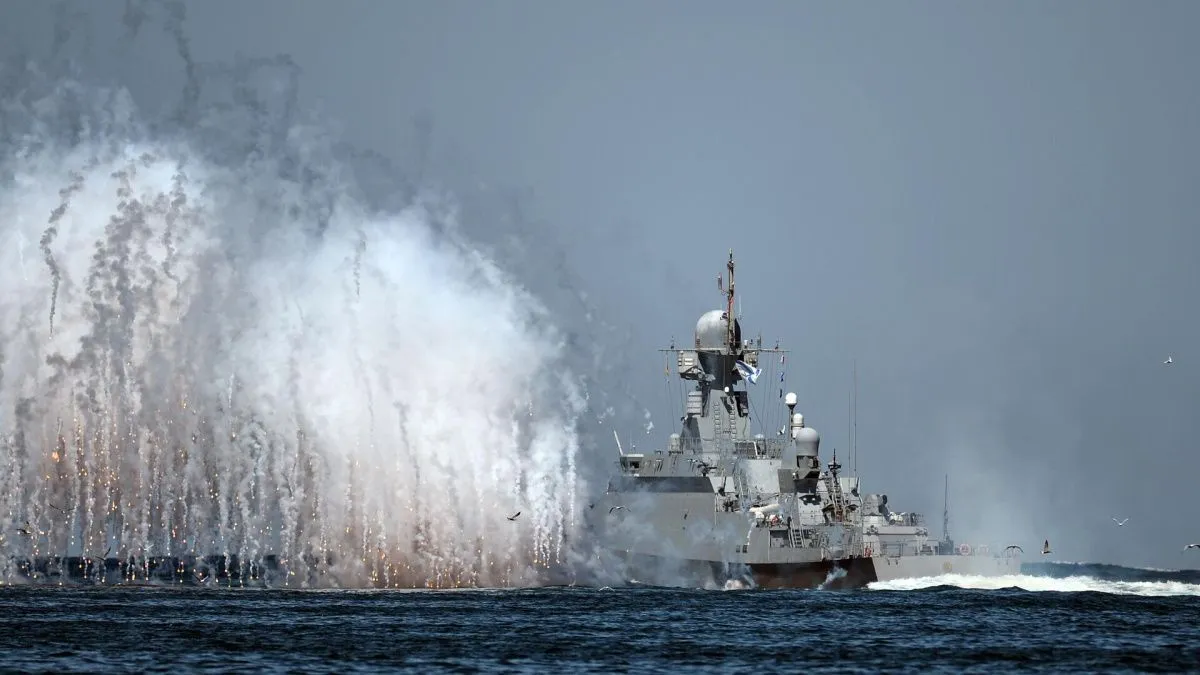 Российские военные поразили судно-мишень в Чёрном море