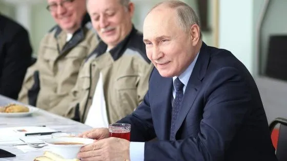 Путин рассказал о тяжёлой работе в студенческие годы под Сыктывкаром