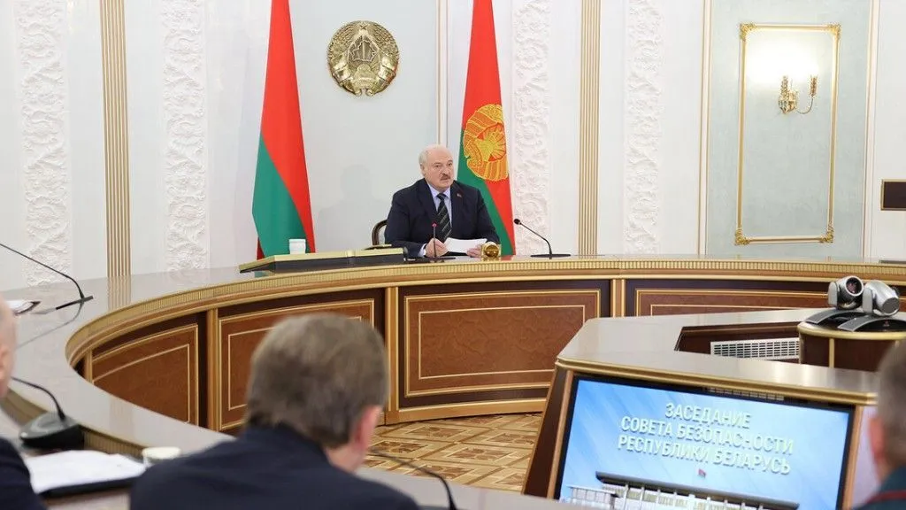Лукашенко: ни в Польше, ни в Балтии не должно быть ни одного иностранного военнослужащего