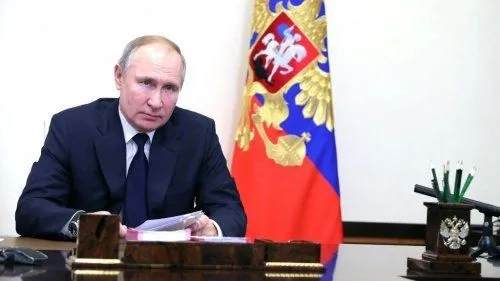 Путин пообещал разобраться с «чёрными риэлторами»