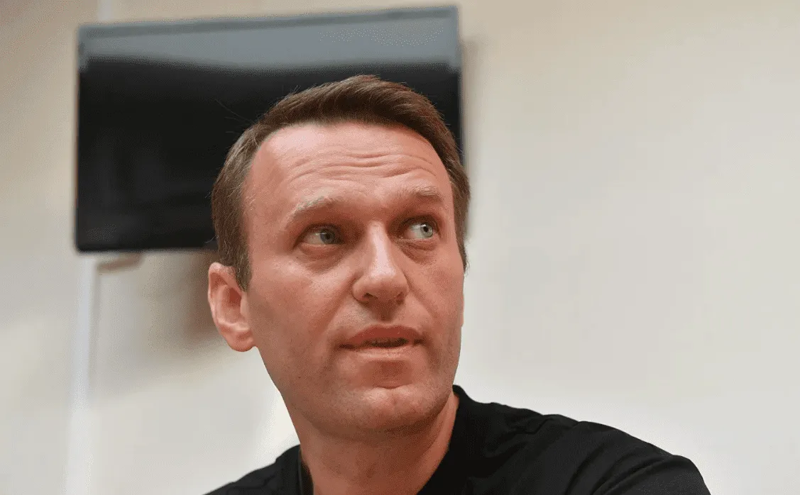 "Таинственная спутница" Навального сбежала от следствия в Германию при карантине