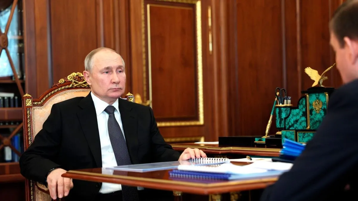 Путин назвал принципиальным вопрос об отношении россиян к Родине