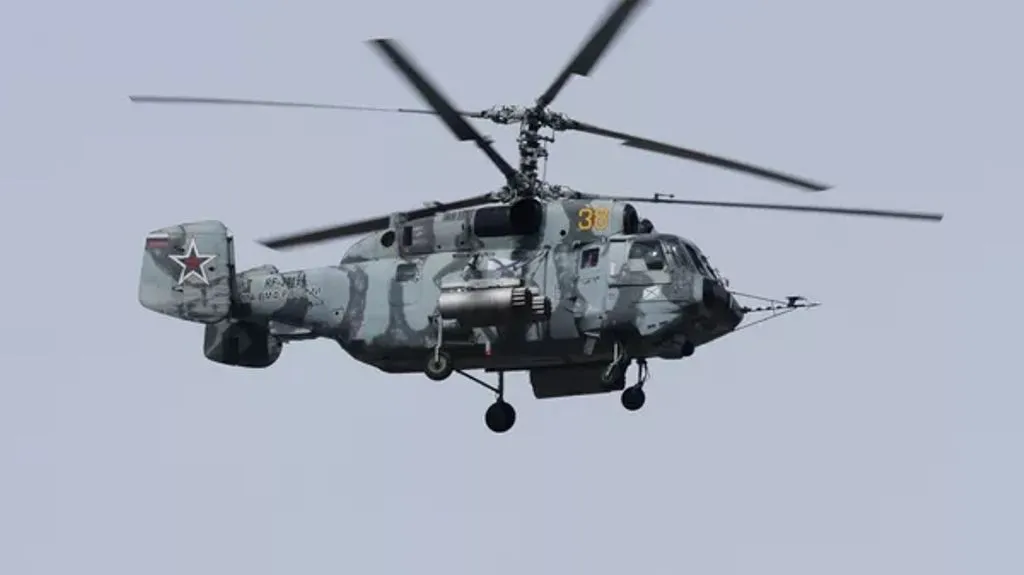 Российский вертолёт уничтожил украинский беспилотный катер возле Крыма