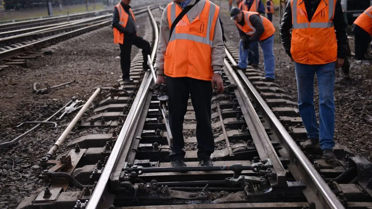 Аксёнов назвал срок восстановления железной дороги в Крыму