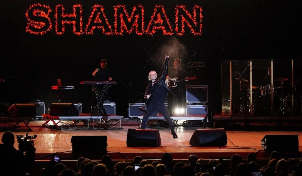 Песни SHAMANа, "Любэ" и Газманова хотят включить в школьную программу