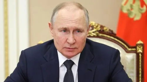 Путин призвал не расслабляться из-за антироссийских санкций