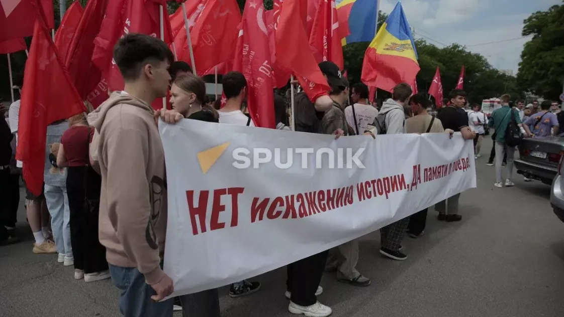 В Кишиневе проходит митинг в поддержку сохранения Дня Победы