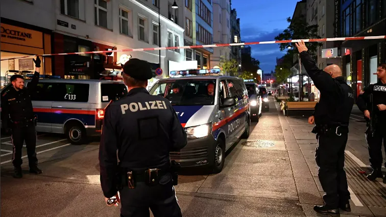 Террорист в Вене имел при себе огнестрельное оружие и мачете