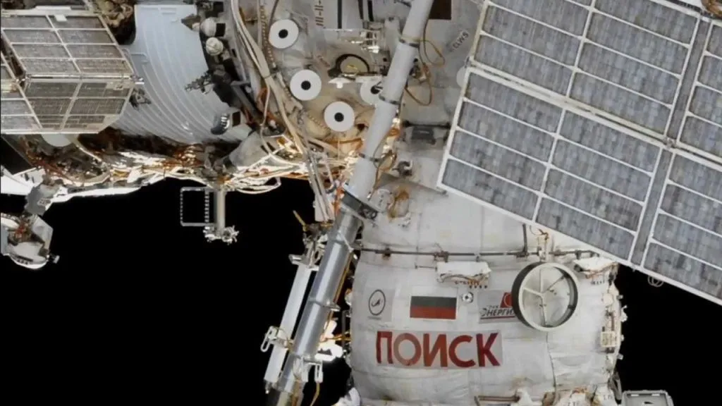 Российский космонавт Матвеев совершил свой первый выход в открытый космос