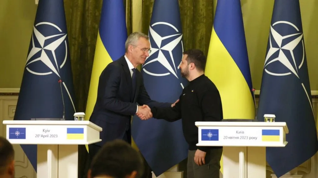 Столтенберг назвал НАТО законным местом Украины