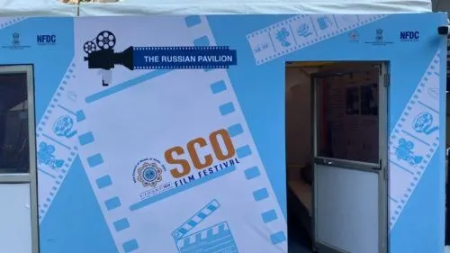 Индия узнаёт Донбасс: в Нью-Дели показом фильма Евгения Пригожина «Солнцепёк» открылся российский киноклуб
