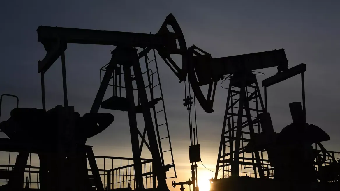 Россия продлила добровольное сокращение добычи нефти