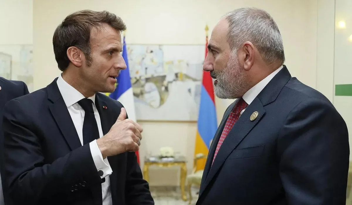 Пашинян и Макрон обсудили ситуацию на границе Армении и Азербайджана