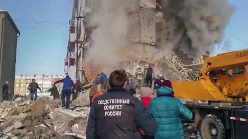 Выросло число погибших при взрыве газа в доме на Сахалине